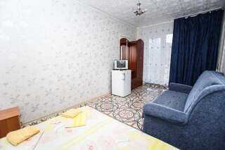 Гостиница Raatlan Guest House Судак Стандартный двухместный номер с 1 кроватью или 2 отдельными кроватями-2