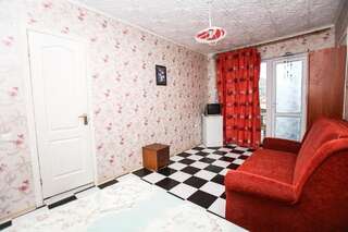 Гостиница Raatlan Guest House Судак Стандартный двухместный номер с 1 кроватью или 2 отдельными кроватями-1