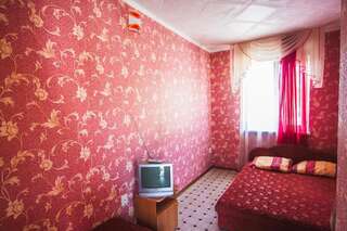 Гостиница Raatlan Guest House Судак Стандартный семейный номер-4